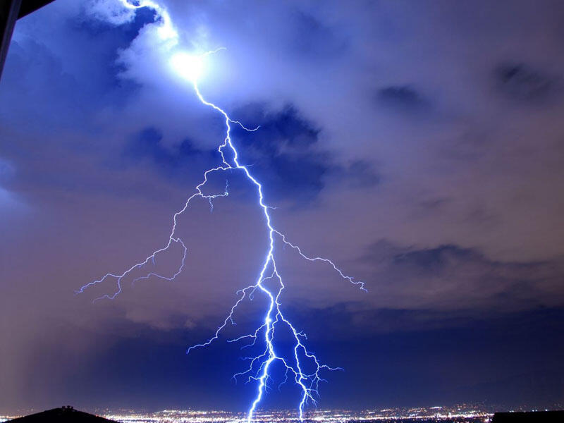 Yunanıstanda alpinistləri ildırım vurdu