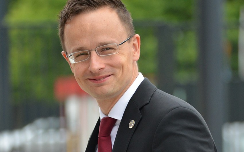 Венгрия будет получать зеленую электроэнергию из Азербайджана