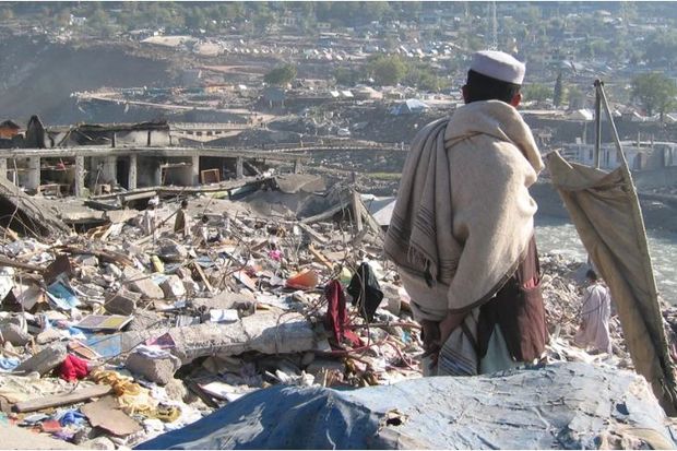 Pakistanda fövqəladə vəziyyət elan edildi