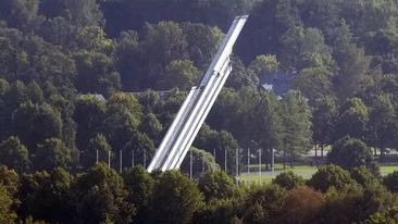 Latviyada sovet dövründən qalma abidə sökülüb