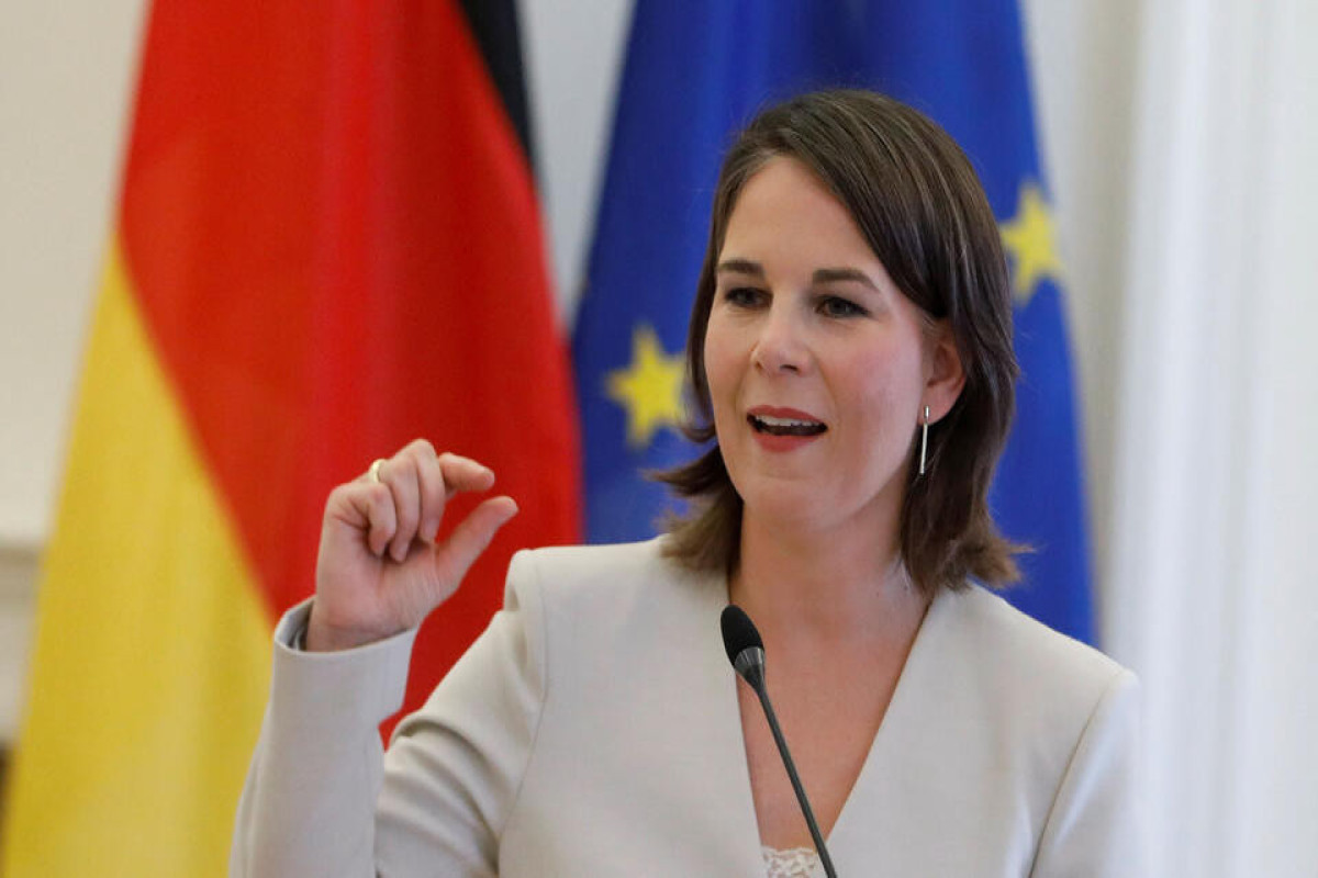 Annalena Berbok : Almaniya sənayesi birbaşa Ukrayna üçün silah istehsal edir