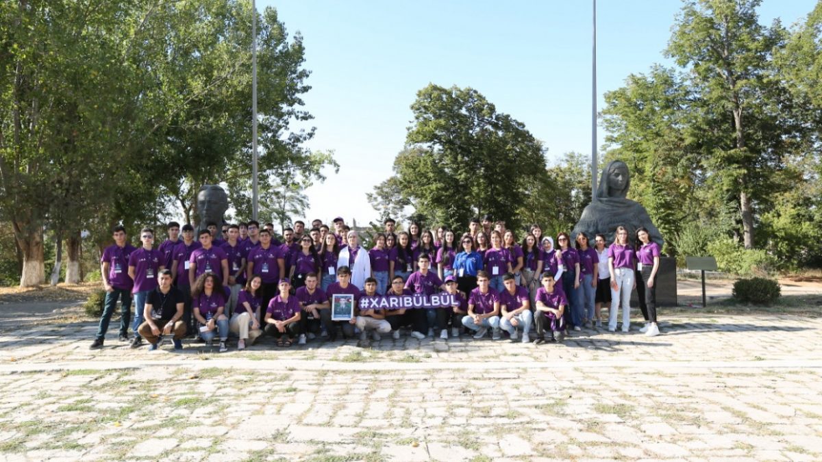 ŞUŞADA ŞƏHİD VƏ QAZİ ÖVLADLARI ÜÇÜN “XARIBÜLBÜL” YAY DÜŞƏRGƏSİNƏ START VERİLİB