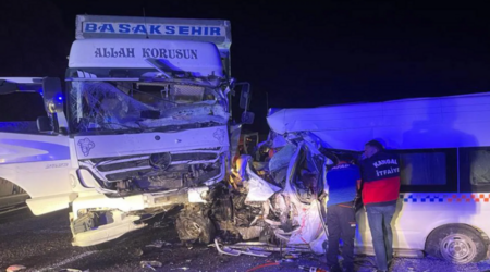 Türkiyədə ağır yol qəzasında 8 nəfər ölüb, 10 nəfər ağır yaralanıb