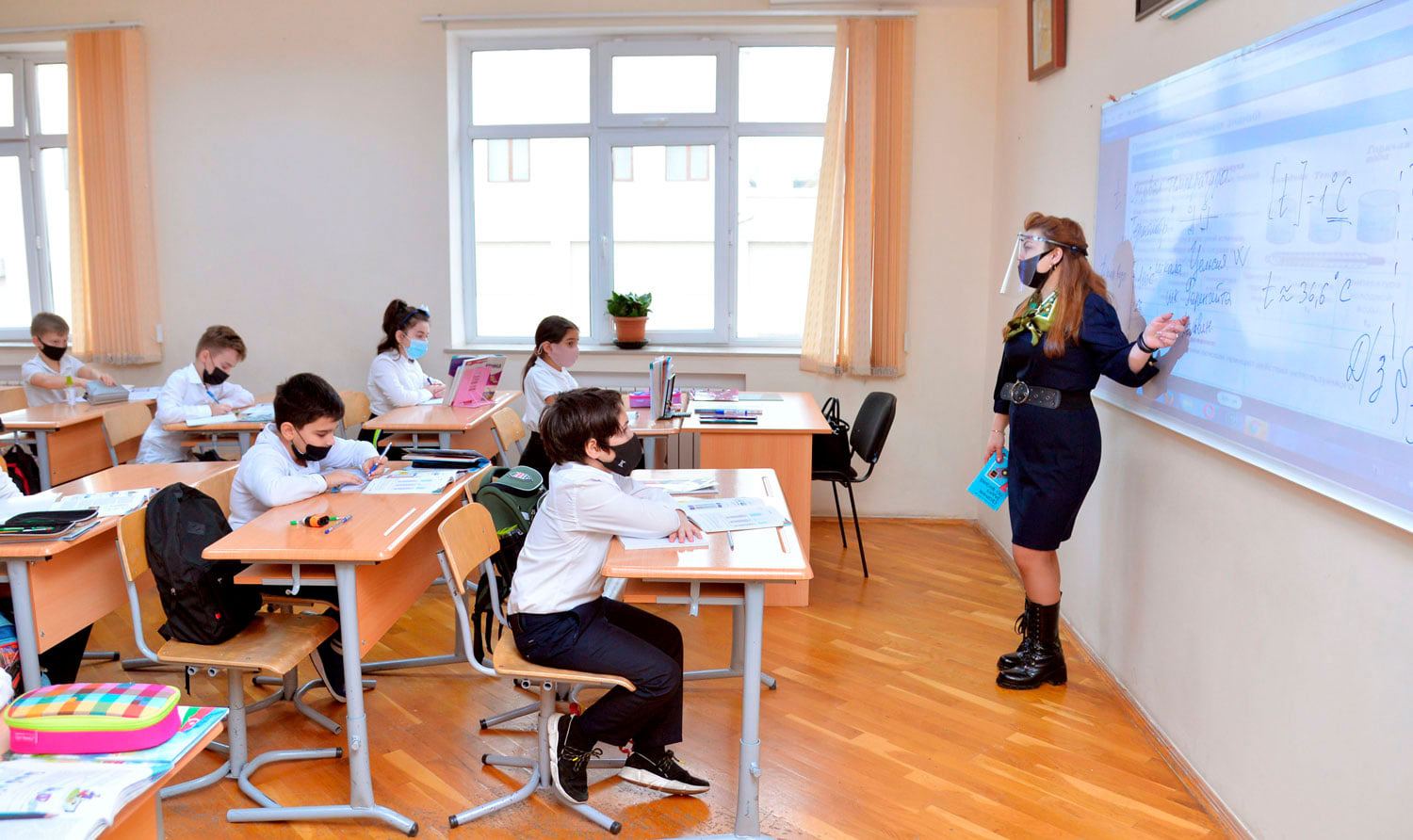 Payızda təhsil distant formaya keçə bilər? - AÇIQLAMA