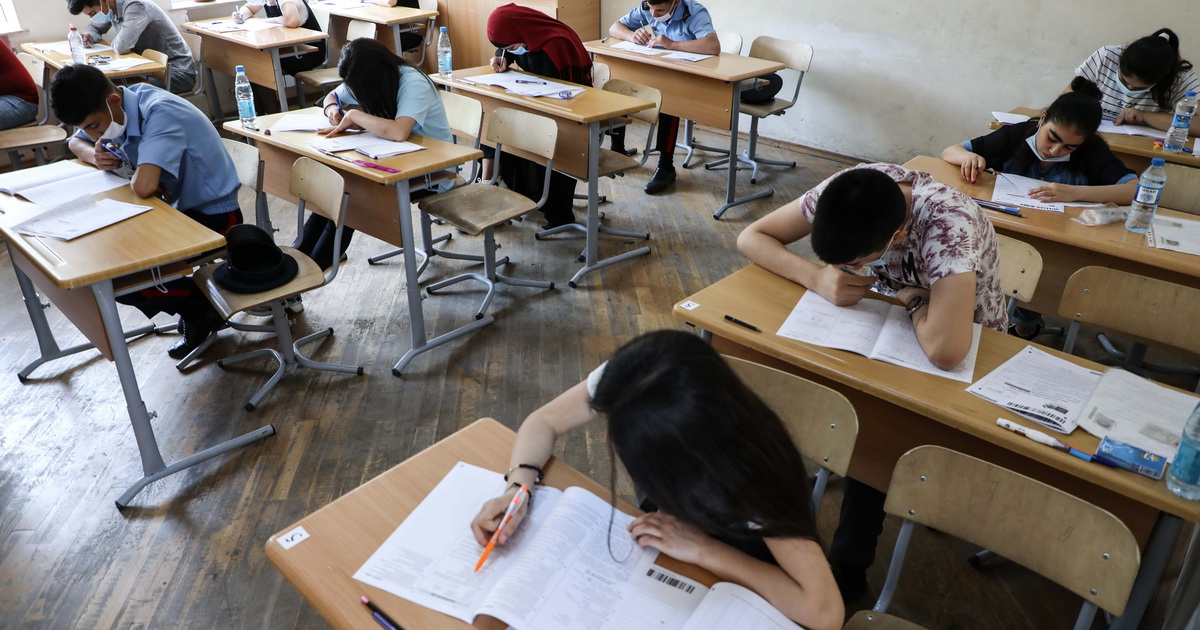 Universitetlərə boş qalan plan yerlərinə və kolleclərə qəbul üçün ixtisas seçimi başlayıb