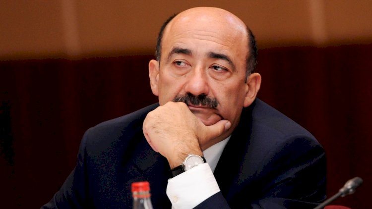 Əbülfəs Qarayevin həyat yoldaşının ölkədən çıxışına qadağa qoyulur