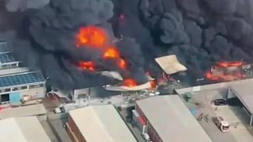 İtaliyada neft-kimya zavodu yandı: 6 işçi YARALANIB