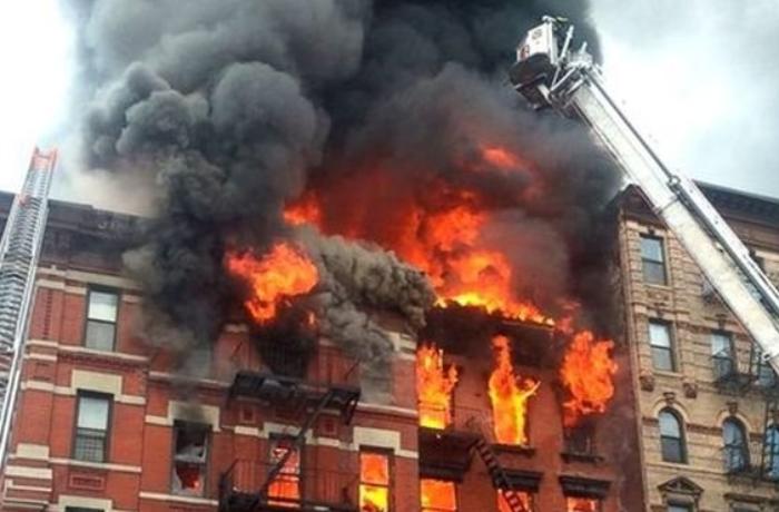 Xırdalanda bina yanır — CANLI VİDEO