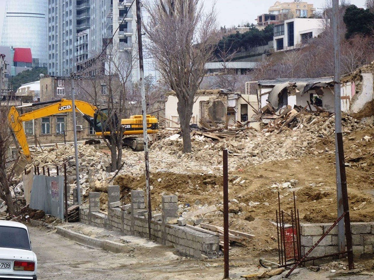 Bakının bu rayonunda 19 bina söküləcək - ARTIQ RƏSMİ RƏY VERİLİB