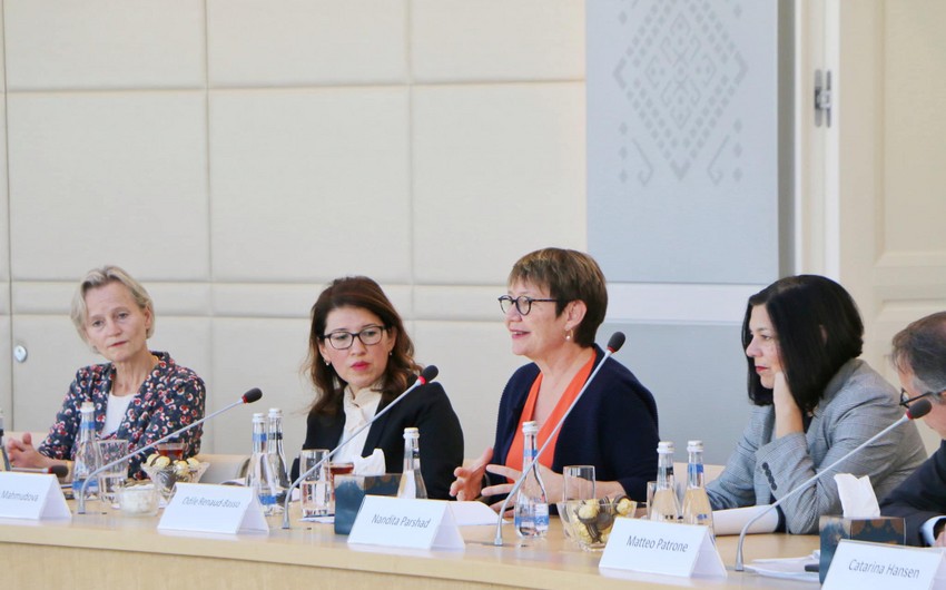 Avropa Yenidənqurma və İnkişaf Bankının Prezidenti Azərbaycana səfər çərçivəsində Dövlət Neft Fondu ilə görüş keçirib