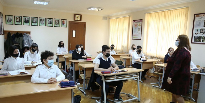 Yeni tədris ilində Bakıda təhsil alacaq şagirdlərin sayı açıqlanıb