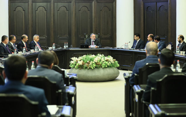 Ermənistanda hökumətin bugünkü iclasının saatı dəyişdirildi