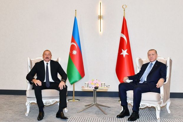 İlham Əliyev türkiyəli həmkarı Rəcəb Tayyib Ərdoğanla görüşdü - FOTO