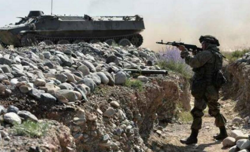 Qırğızıstan Tacikistanla silahlı toqquşmalarda 129 nəfərin yaralandığını açıqlayıb