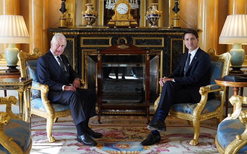 Çarlz III Karl bir neçə ölkənin baş nazirini qəbul edib