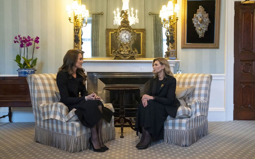 Keyt Middlton Bukinhem sarayında Yelena Zelenskaya ilə görüşüb