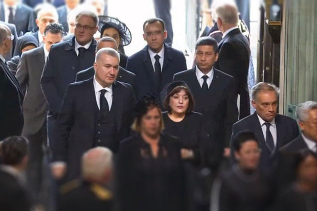 Sahibə Qafarova Britaniya Kraliçasının vida mərasimində iştirak edib