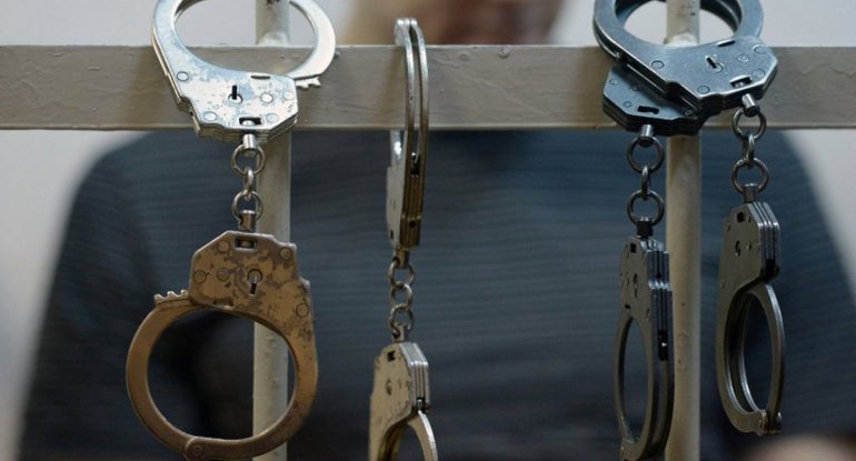 Arvadına sataşanı bıçaqladı, uşaqlara görə analarını öldürdü - Bakıdakı qətlin təfərrüatı