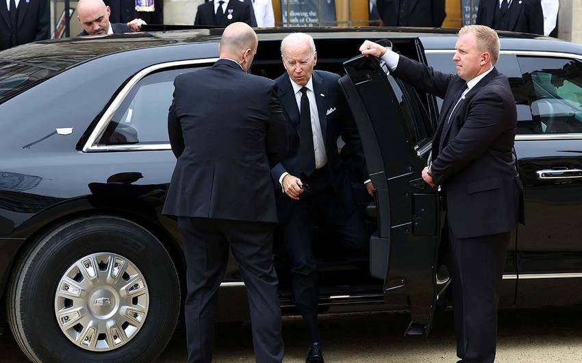 Bayden II Elizabetin dəfn mərasiminə gecikib