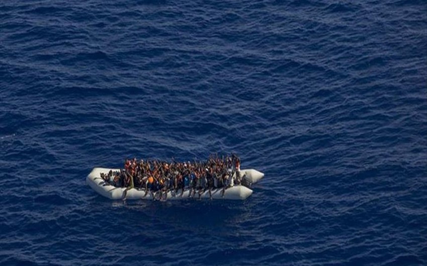 Aralıq dənizində qanunsuz miqrantları daşıyan qayıq aşıb, 283 şəxs xilas edilib