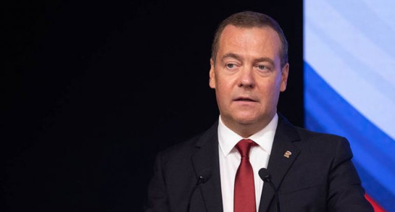 Medvedev: “Rusiyanı qorumaq üçün nüvə silahından istifadə edilə bilər”