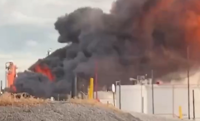 Argentinada neft emalı zavodunda partlayış olub, ölənlər var