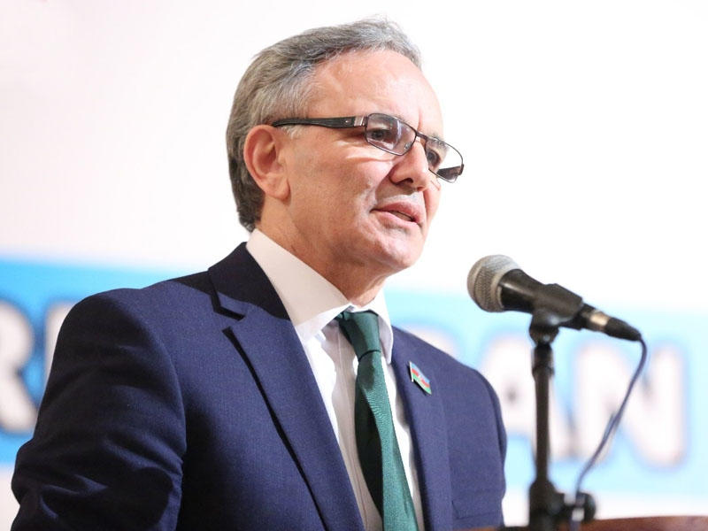 Əflatun Amaşov “Xalq” qəzetinin baş redaktoru təyin edildi