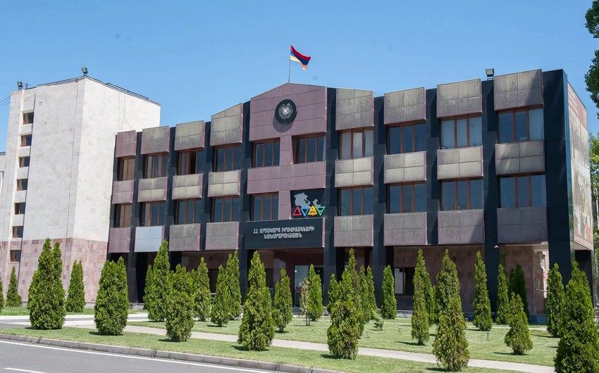 Ermənistanda keçmiş nazir və 12 məsul şəxs korrupsiyada, vəzifə satmaqda ittiham olunur