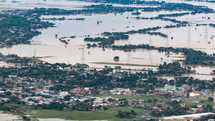 Filippini vuran “Noru” qasırğasında 5 xilasedici həlak olub