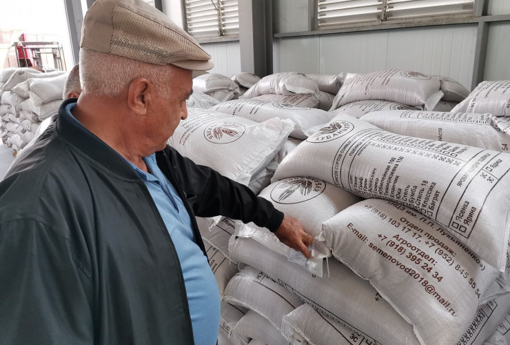 Bölgələrdə elit toxumların səyyar satışı aparılır