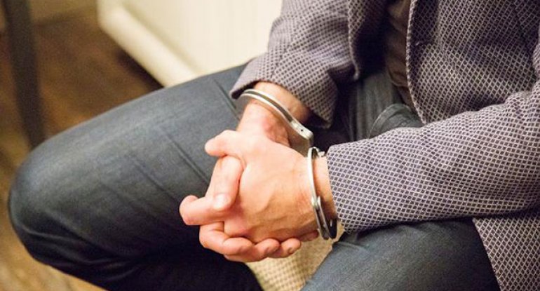 İcra başçısının yaxın adamı adlandırılan bələdiyyə sədri məhkəmə zalında həbs edildi - FOTO