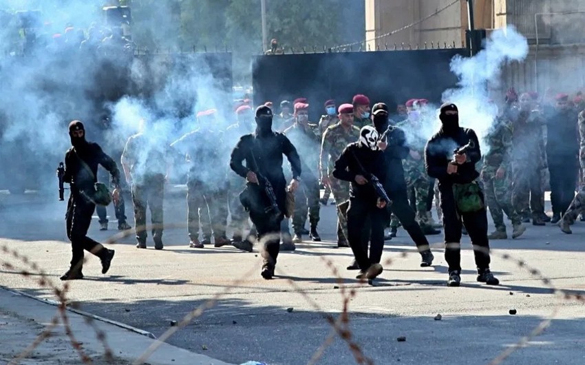 İraq polisi etirazçılara qarşı gözyaşardıcı qazdan istifadə edib