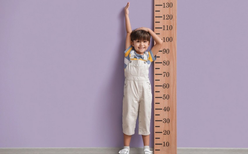 Uşaqların boy artımına təsir edən mənfi amillər açıqlanıb