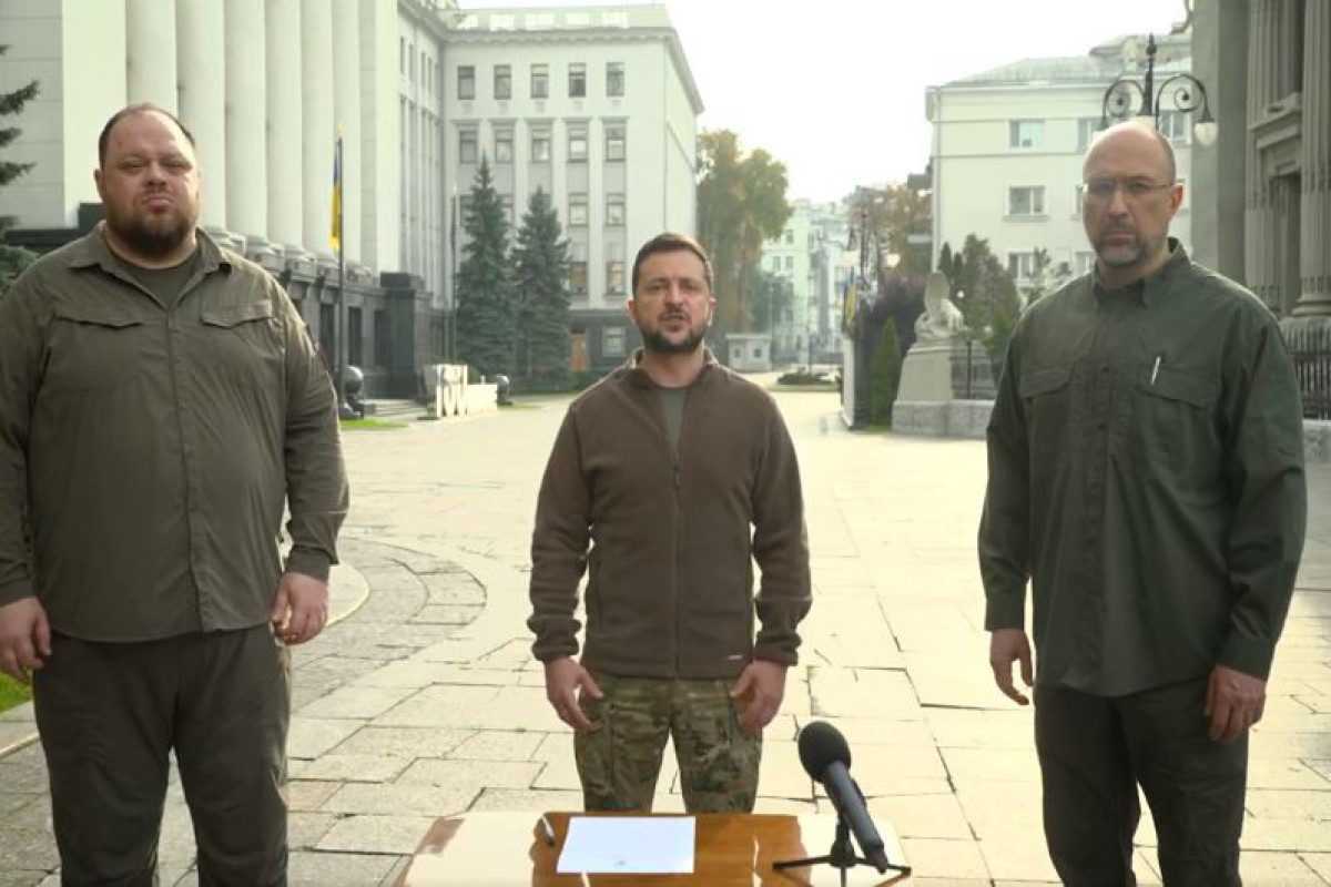 Zelenski NATO-ya sürətləndirilmiş üzvlüklə bağlı ərizəni imzalayıb