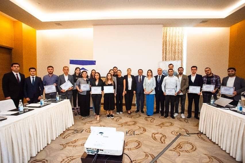 İKZF və MEDİA iqtisadi mövzularda yazan jurnalistlər üçün təlim keçirib