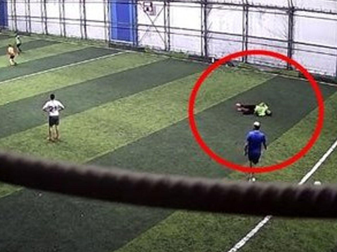 29 yaşlı gənc futbol oynayarkən öldü - ANBAAN VİDEO