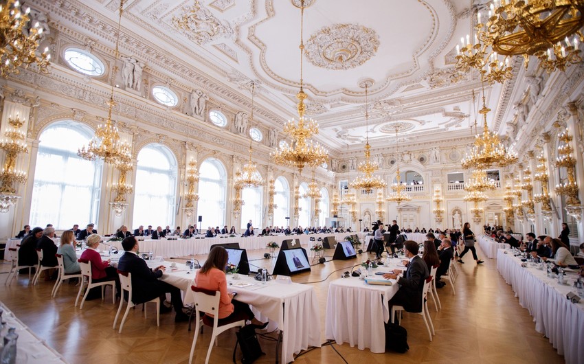 Prezident İlham Əliyev Praqada işçi nahar formatında keçirilən bağlanış plenar iclasında iştirak edib  - YENİLƏNİB