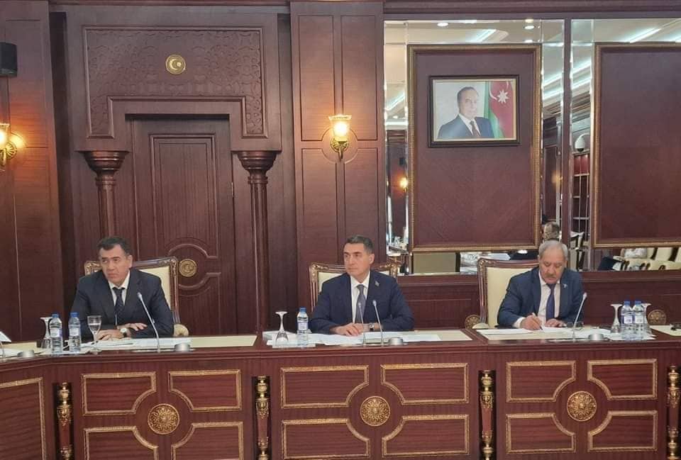 Hüquq siyasəti və dövlət quruculuğu komitəsinin iclası keçirilib