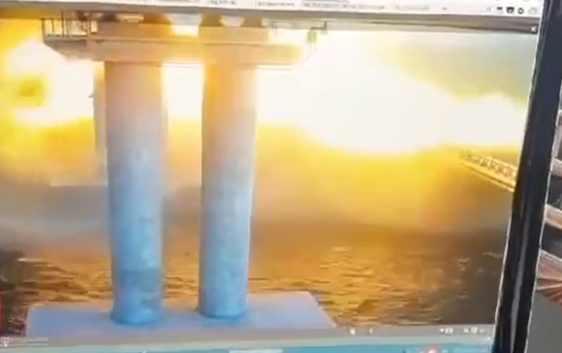 Krım körpüsündə partlayış anı - Video