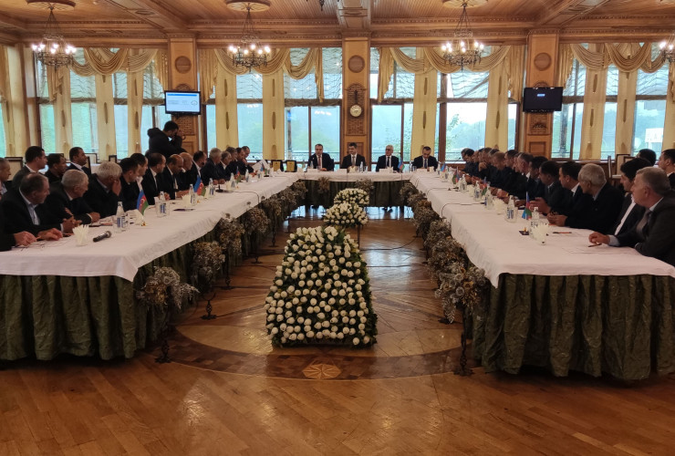 Ümumdünya Layiqli Əmək Gününə həsr olunmuş konfrans keçirilib