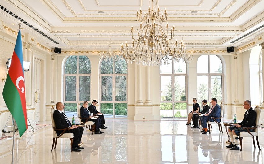 Ильхам Алиев поблагодарил британского посла за изучение азербайджанского языка