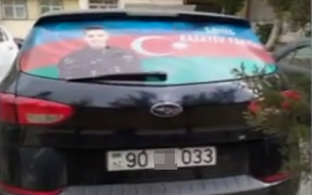 Yol polisi şəhidin şəklini bacısının maşınından qopardı - Foto
