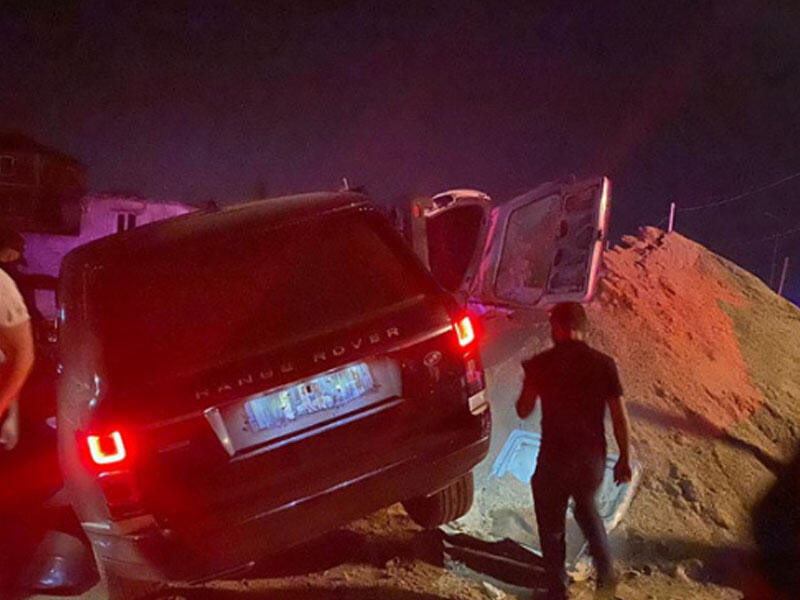 “Range Rover” qəza törətdi, iki nəfər öldü, maşındakı 40 min dollar pul isə oğurlandı - TƏFƏRRÜAT - VİDEO