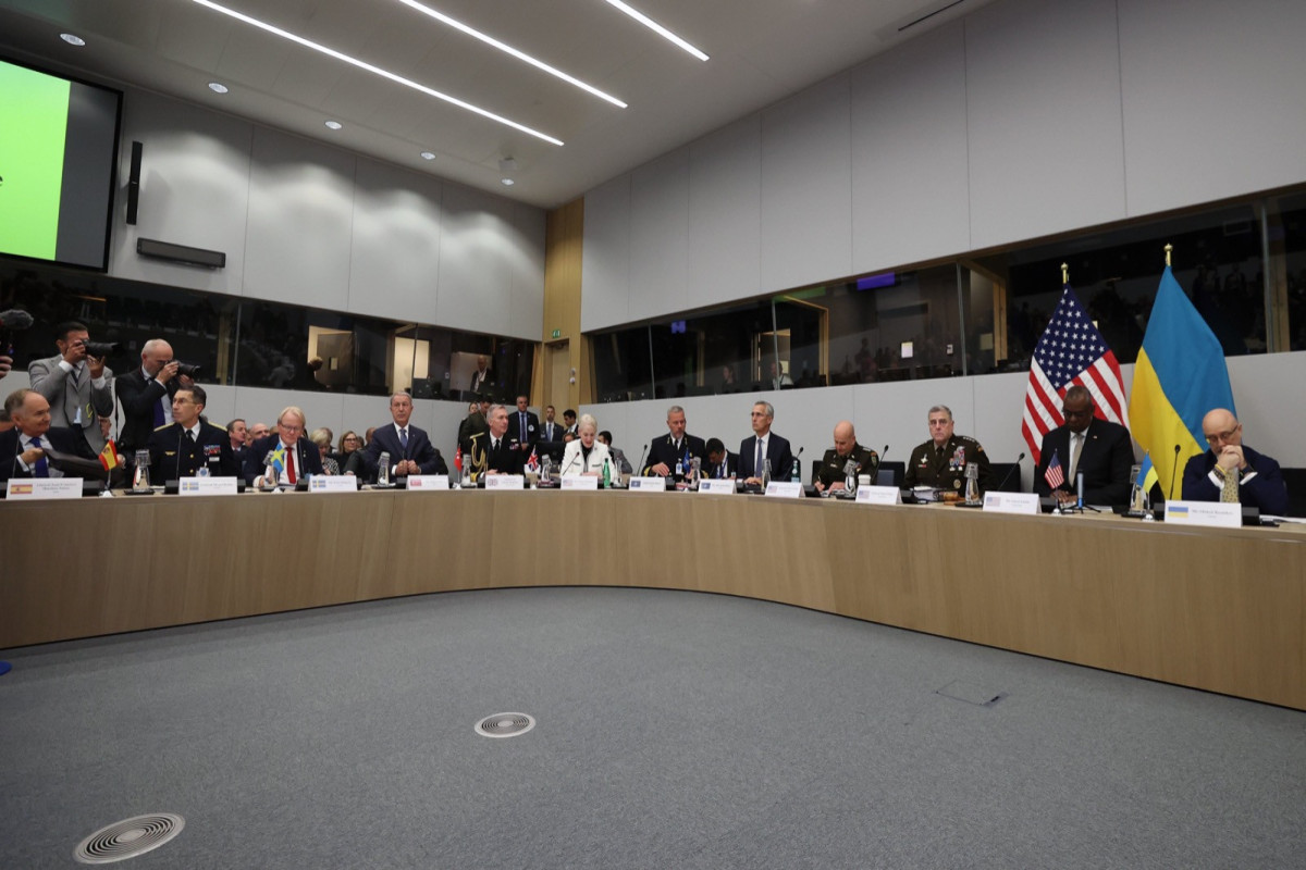 Türkiyənin müdafiə naziri Ukrayna Müdafiə Təmas Qrupunun iclasında iştirak edib