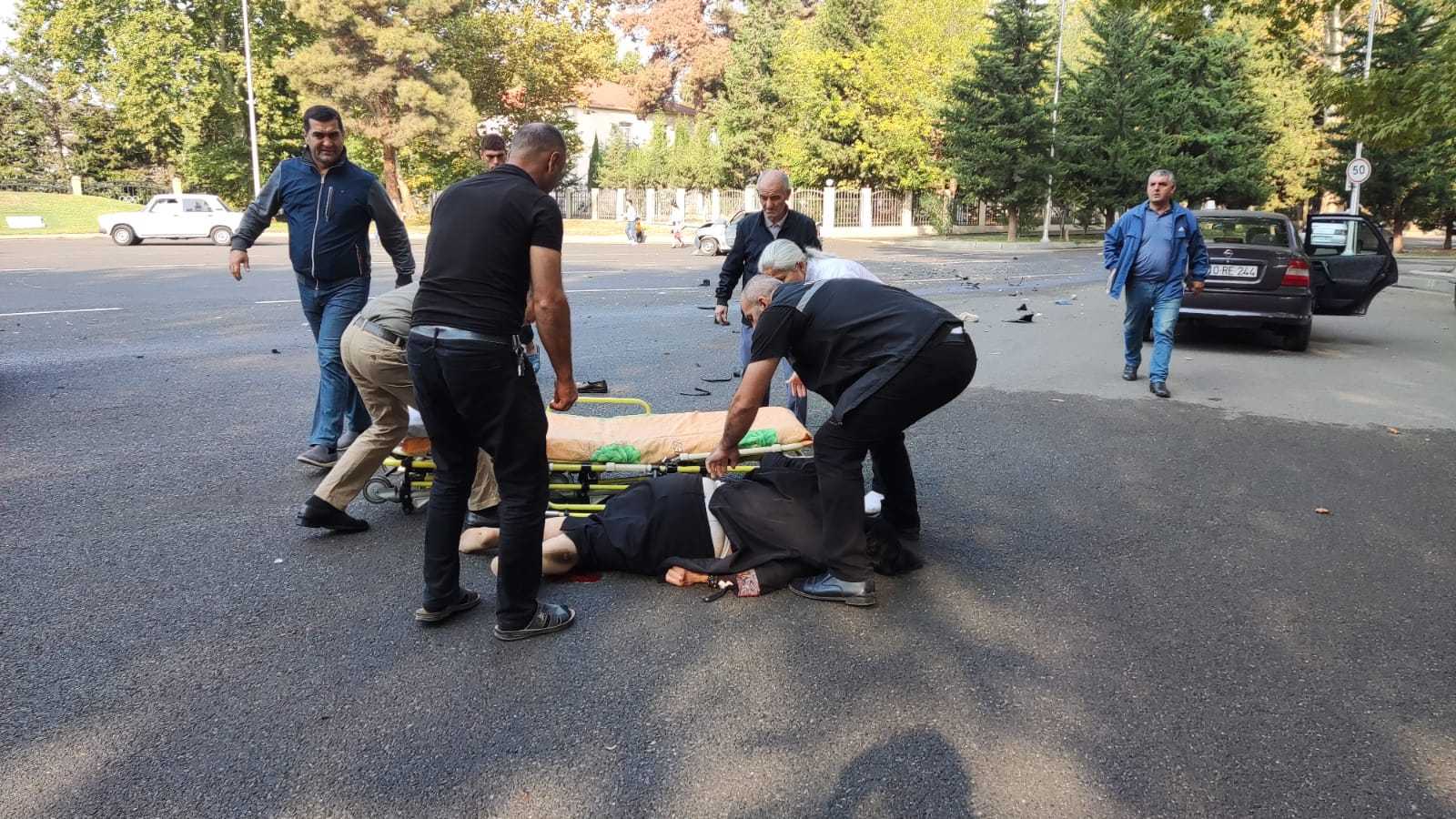 “Kür” OTİM-in qarşısında qəza nəticəsində iki qadın ağır yaralandı