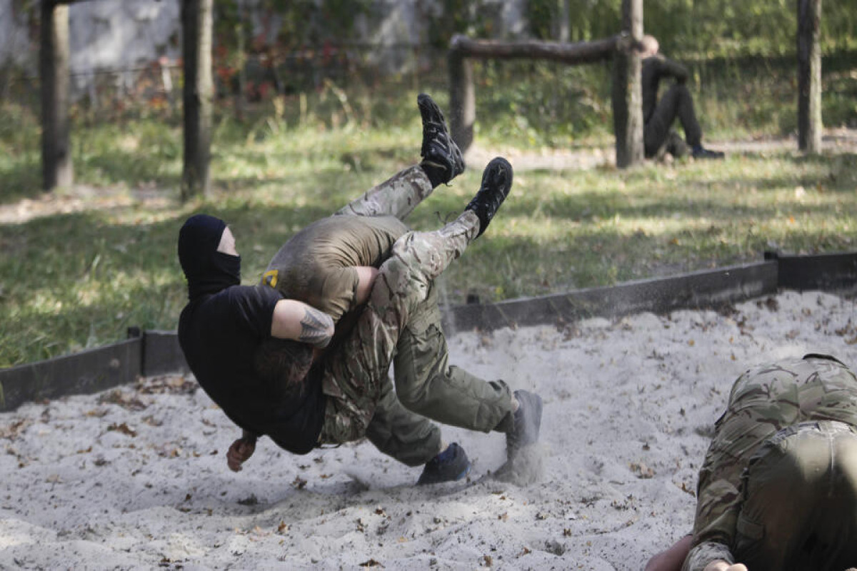 Fransada 2000-ə qədər Ukrayna əsgəri təlim keçəcək