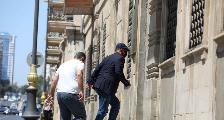 Nazirliyin Mərkəz direktoru Səlim Müslümovun məhkəməsinə məcburi gətiriləcək