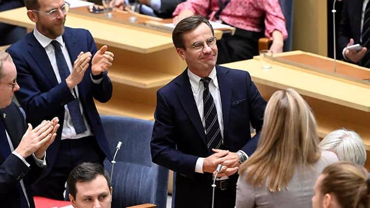 Kristersson İsveçin yeni baş naziri seçilib