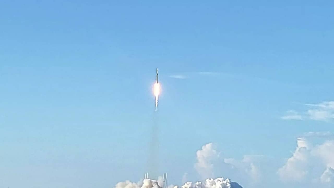 SpaceX daha 54 Starlink peykini orbitə göndərib