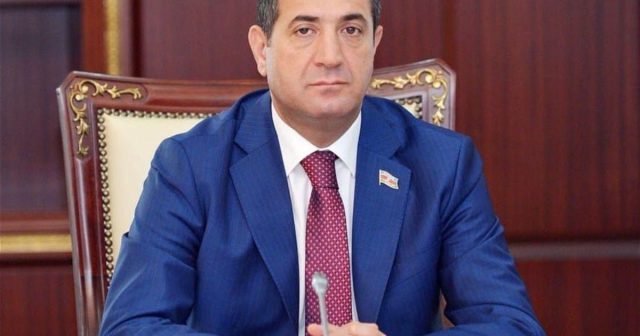 Mahir Abbaszadə heç vaxt tikinti işi ilə məşğul olmayan bir iş adamından 500 min manat rüşvət alıb